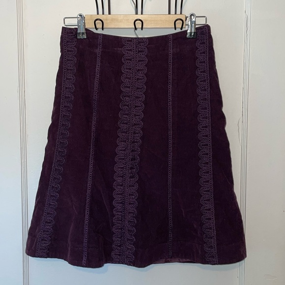 Boden Dresses & Skirts - Boden corduroy stitched embroidered detailing midi skirt